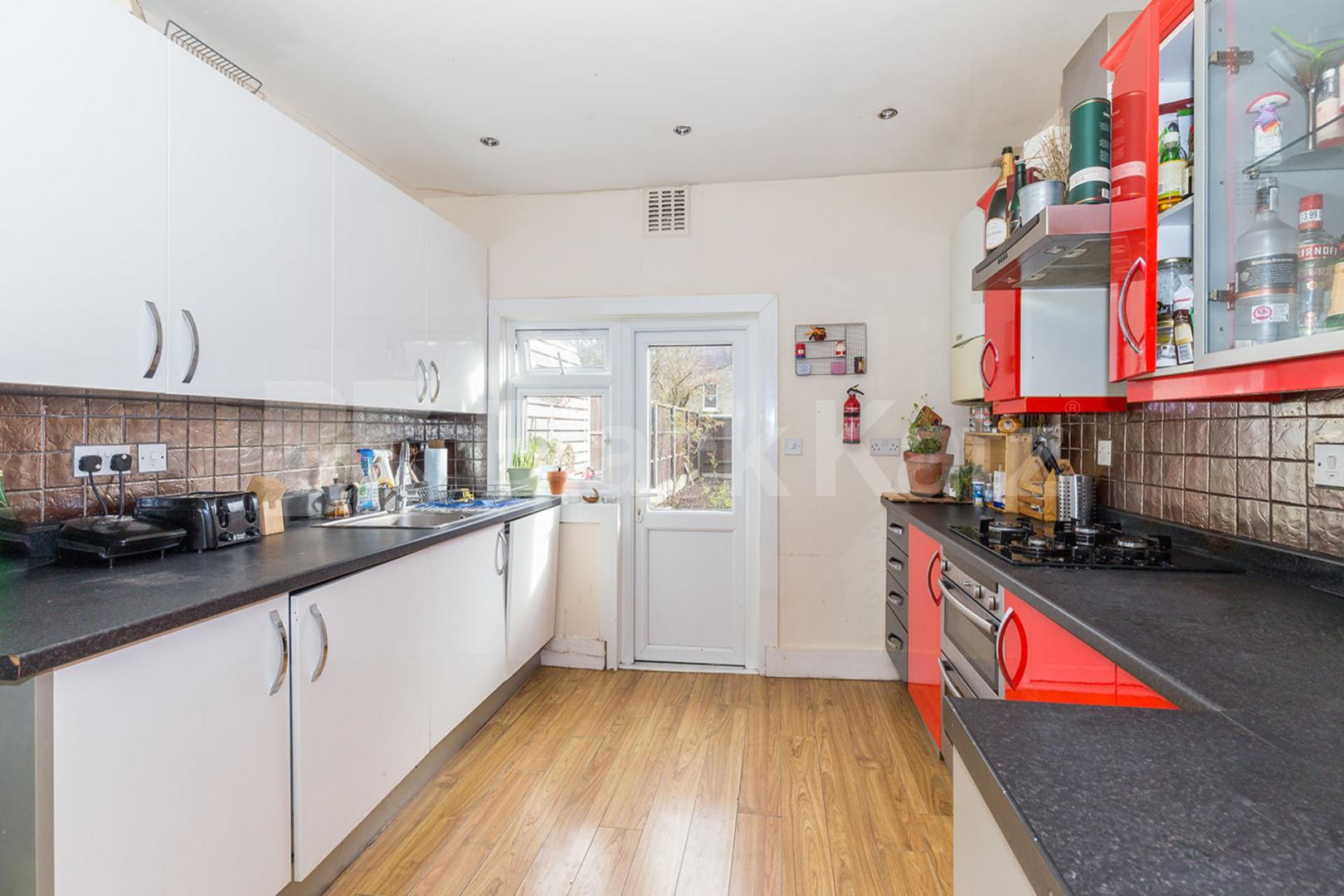 5 bedroom house located close to station and amenities  Falkland Road, Turnpike Lane